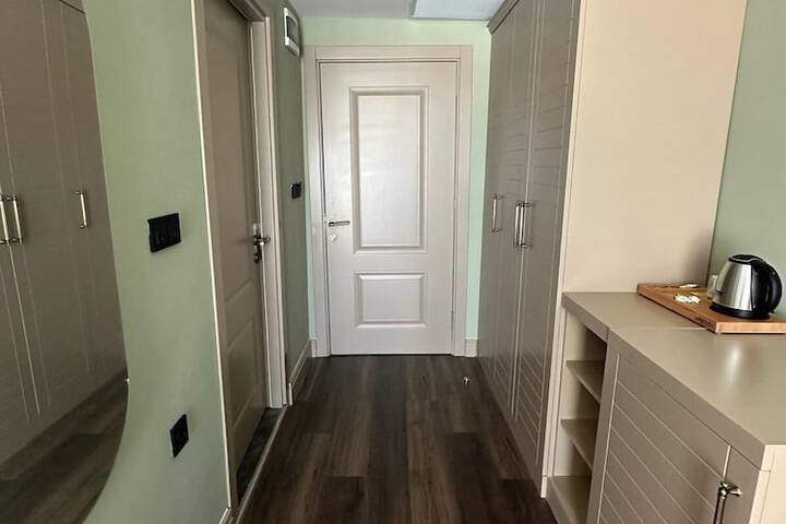 Room 11 of 34