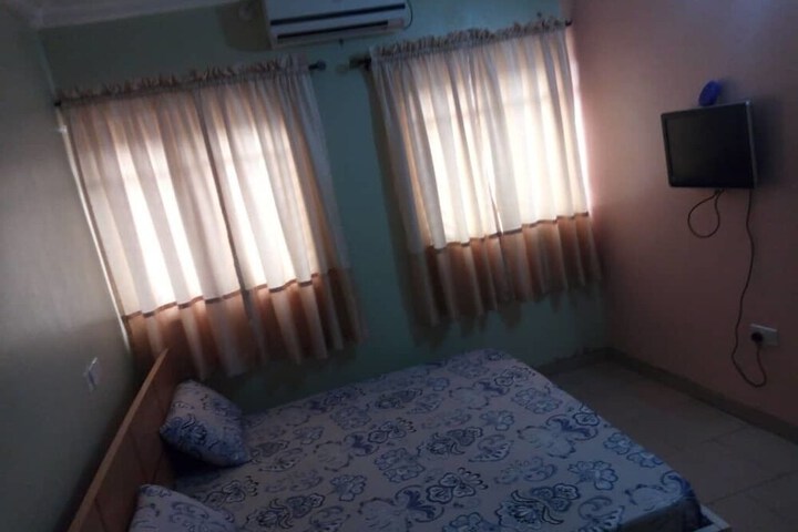 Room 11 of 23