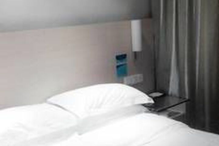Room 5 of 41
