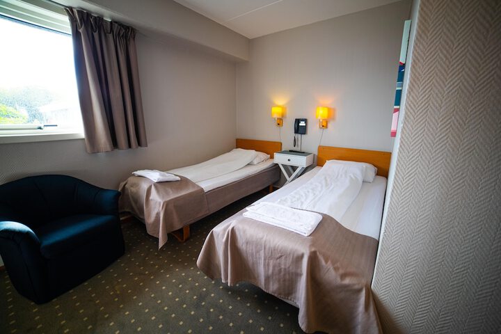 Room 6 of 32