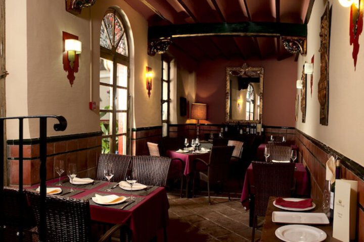 Dining 74 of 93