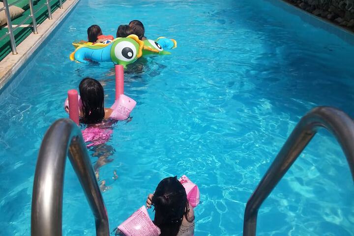 Pool 11 of 16