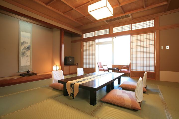 Room 4 of 31