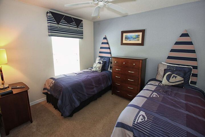 Room 8 of 190