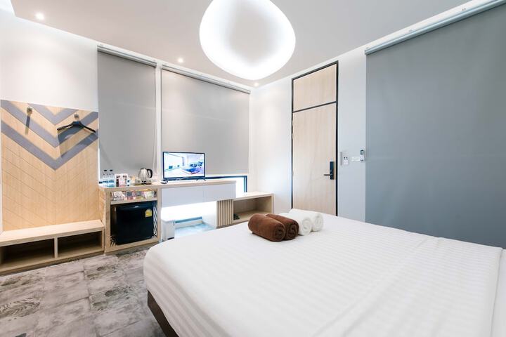 Room 13 of 120