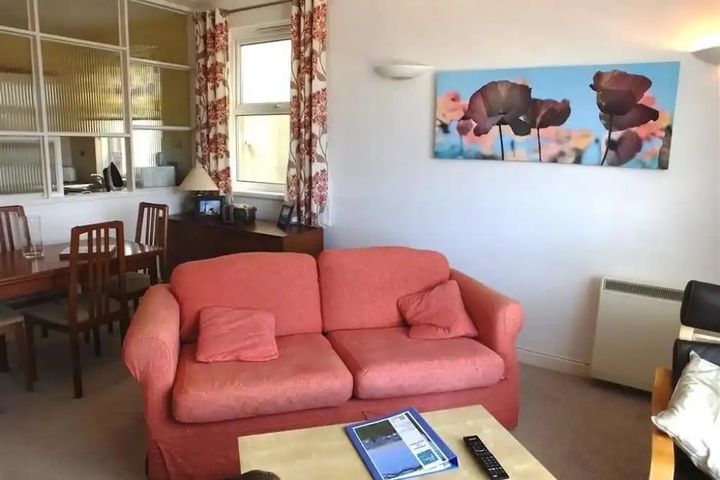 Room 8 of 13