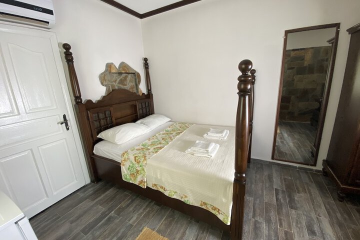 Room 12 of 39