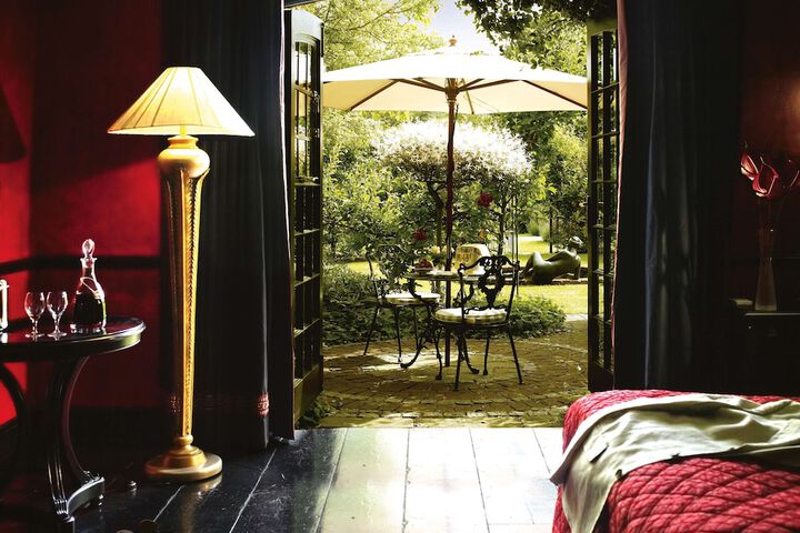 Room 15 of 200