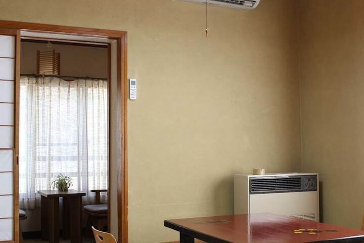Room 5 of 79