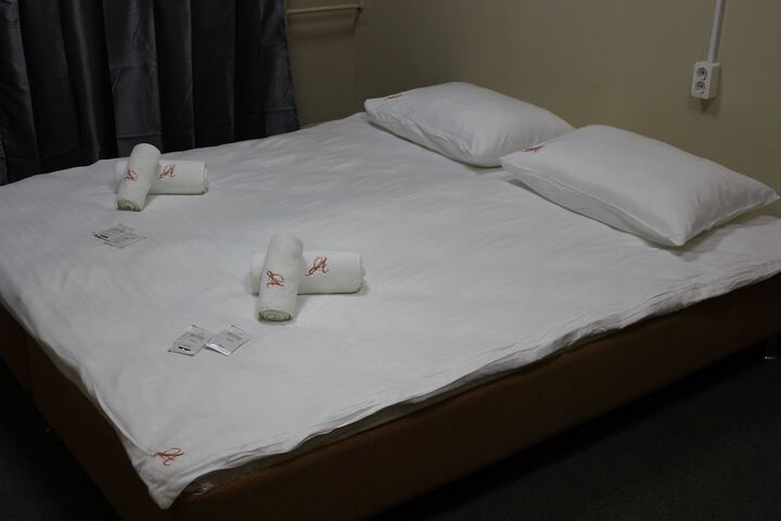 Room 27 of 27