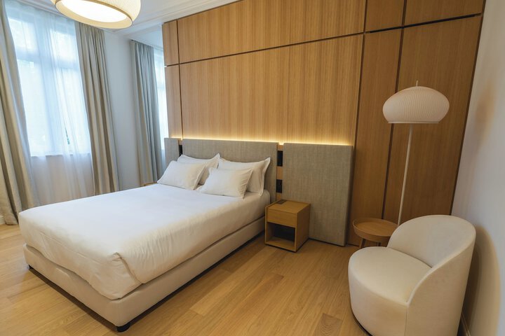 Room 17 of 49