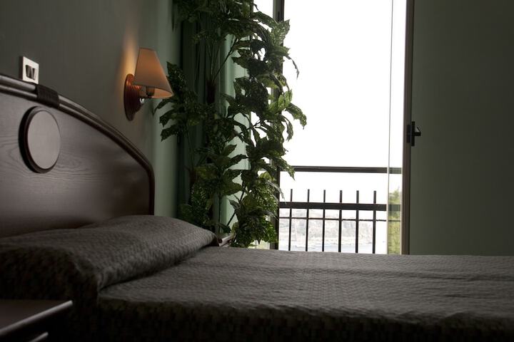 Room 13 of 39