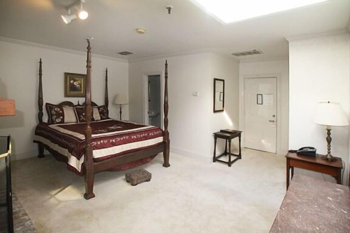 Room 85 of 170