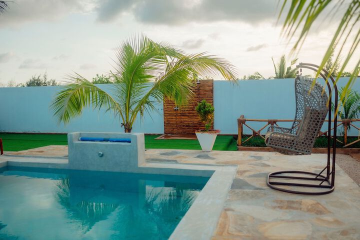 Pool 25 of 47