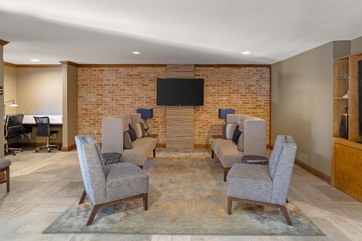 Guest Lobby