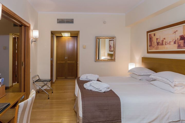Room 38 of 245
