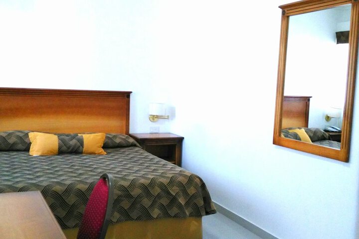 Room 12 of 36