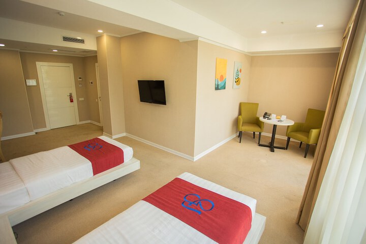 Room 52 of 119