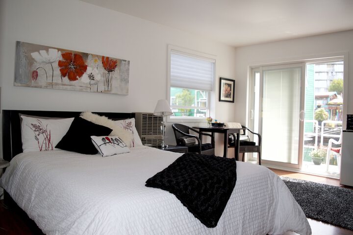 Room 4 of 76