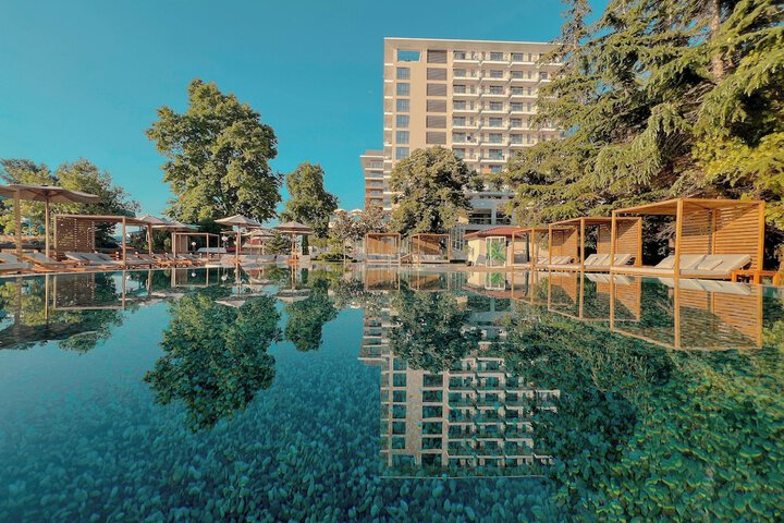Pools & Facilities