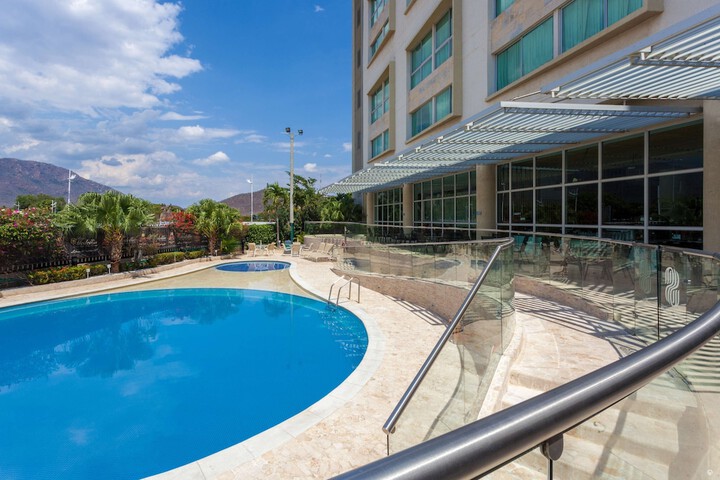 Pool Hotel