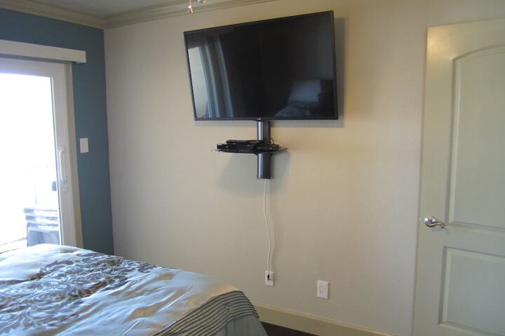 Room 8 of 210