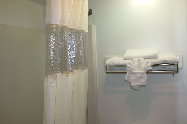 1 King Bed (1 of 8)