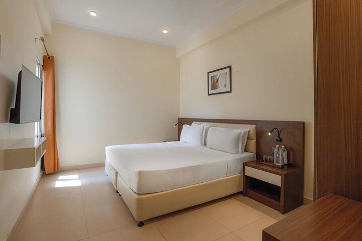 Room 13 of 25