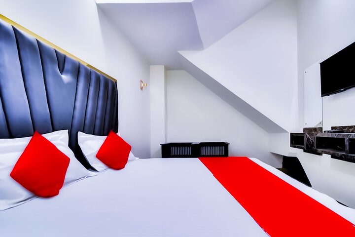 Room 4 of 19