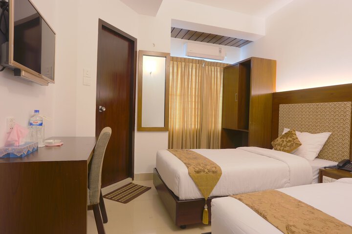 Room 12 of 26