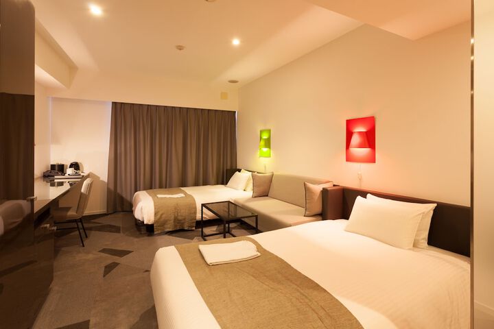 Room 9 of 43