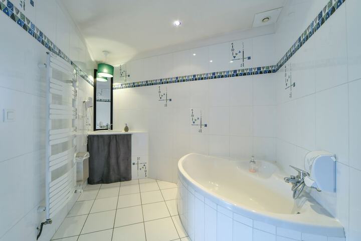 Room 15 of 57