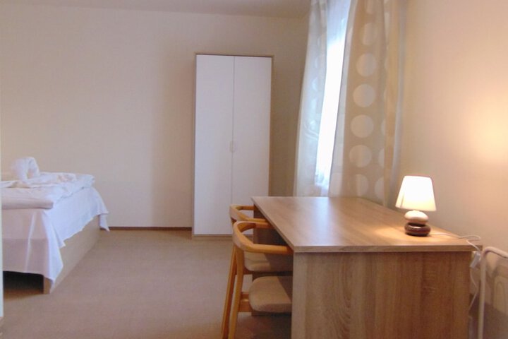 Room 12 of 38