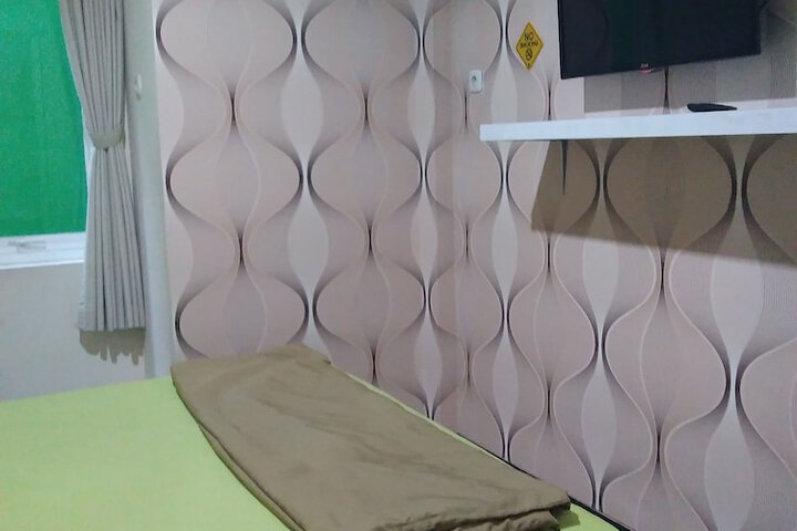 Room 4 of 7