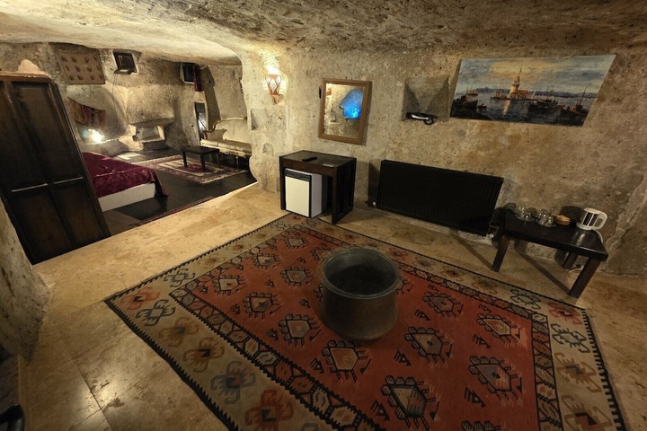 Room 373 of 578
