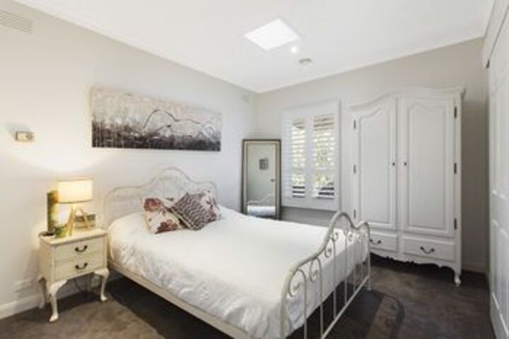 Room 10 of 24
