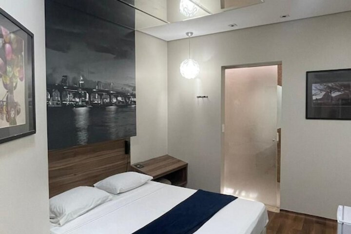 Room 8 of 31