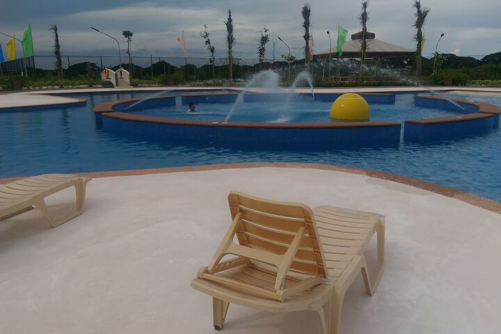 Sundeck 26 of 34