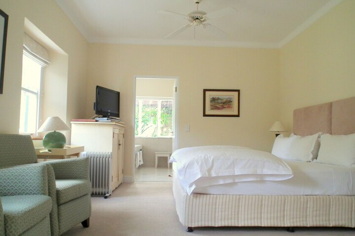Room 11 of 66