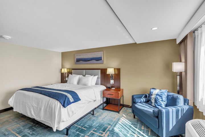 Room 16 of 40