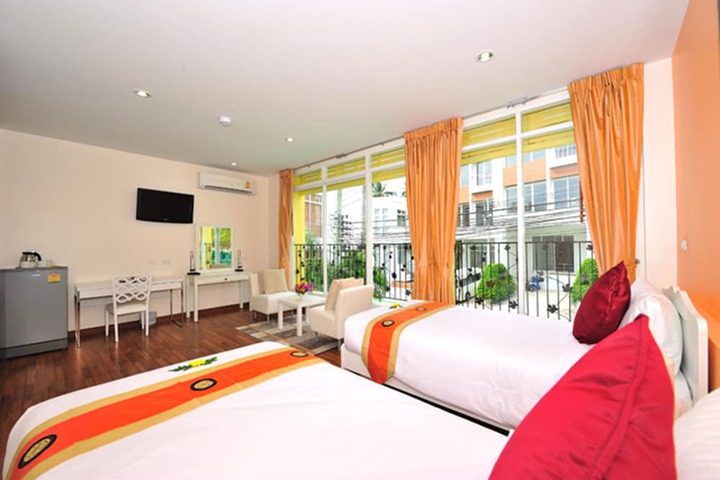 Room 10 of 40
