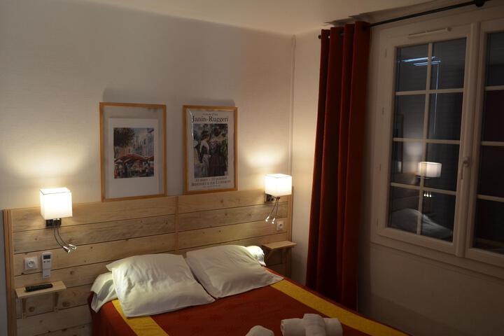 Room 10 of 28