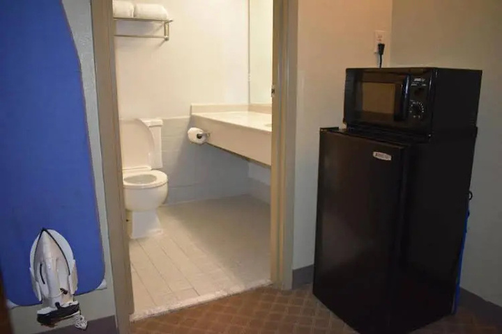 Room 9 of 19