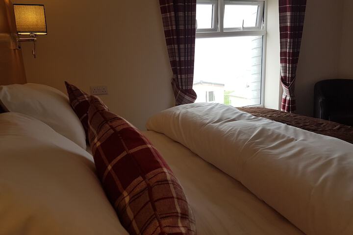Room 5 of 17