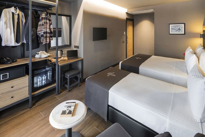 Room 26 of 75