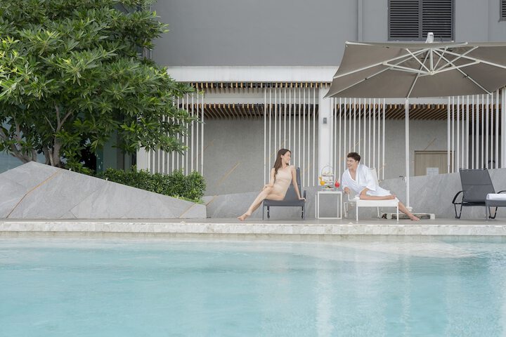 Pool 65 of 142