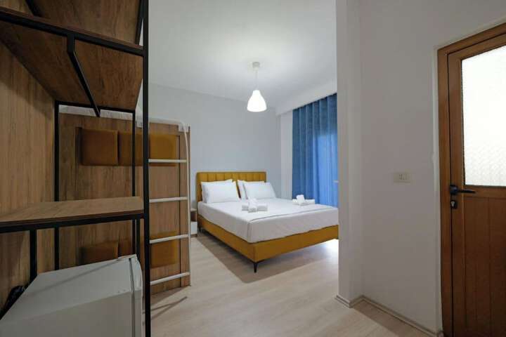 Room 10 of 96