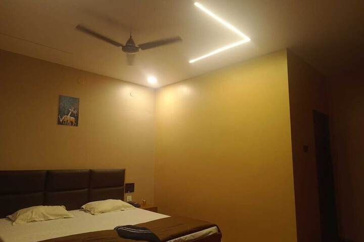 Room 13 of 28