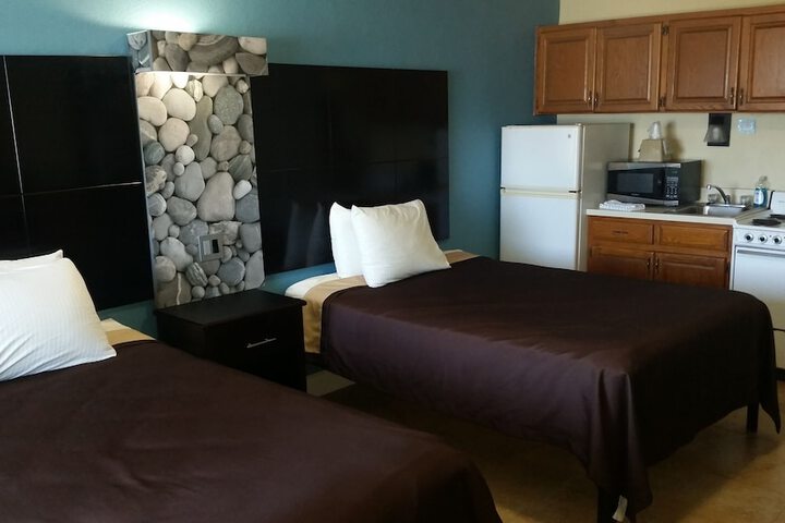 2 Double Beds (28 of 59)
