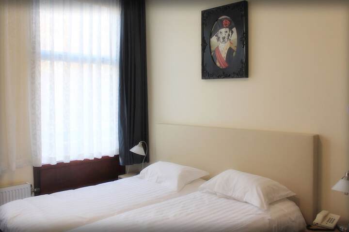 Room 7 of 61